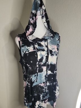 LuLaRoe Brittany Sleeveless Tie-Dye Hooded Tank - Black, Pink & Blue-Gray